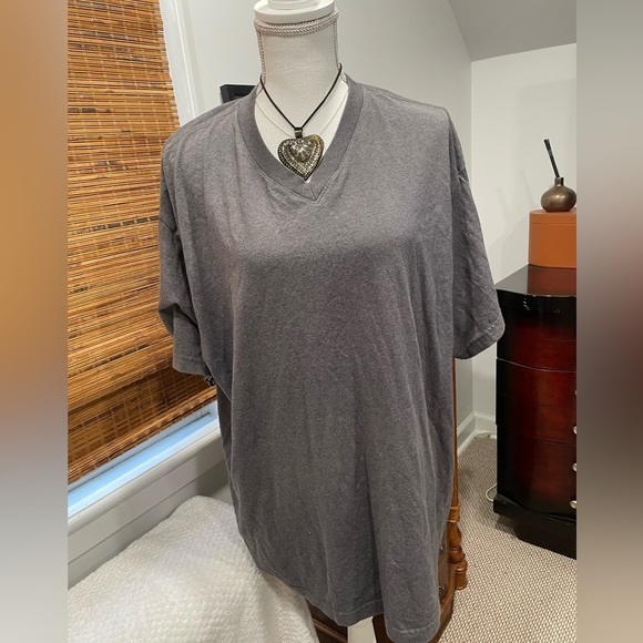 GRAY V-NECK TEE - Picture 1 of 4